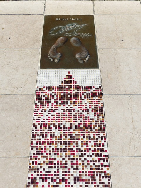 詹姆斯以一 詹姆斯以一